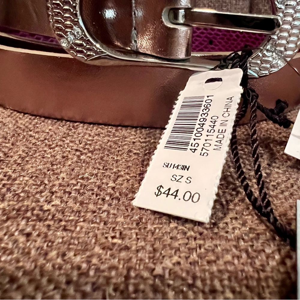 White House Black Market reversible belt - Picture 9 of 10